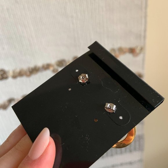 Instagram Fashion Blogger Gold Circle Stud Earring - Picture 10 of 11